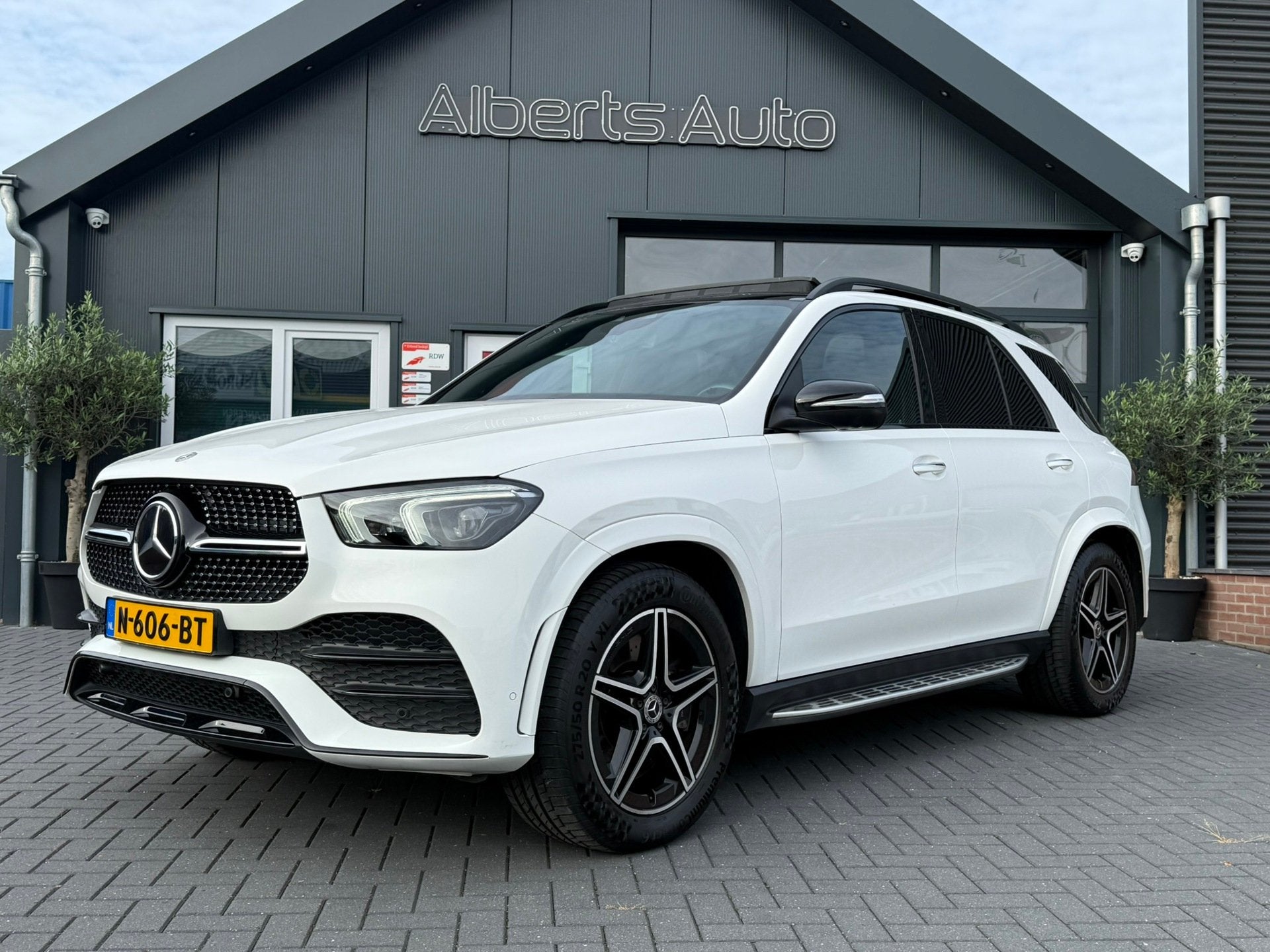 Mercedes-Benz GLE-klasse 450 4MATIC Premium Plus | PANO | BU, Auto's, Automaat, Gebruikt, GLE, Wit