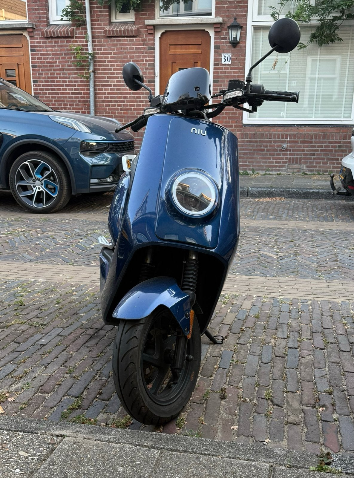 Niu Elektrische Scooter - 1,350€, Ophalen of Verzenden, Zo goed als nieuw, Overige typen, Overige merken