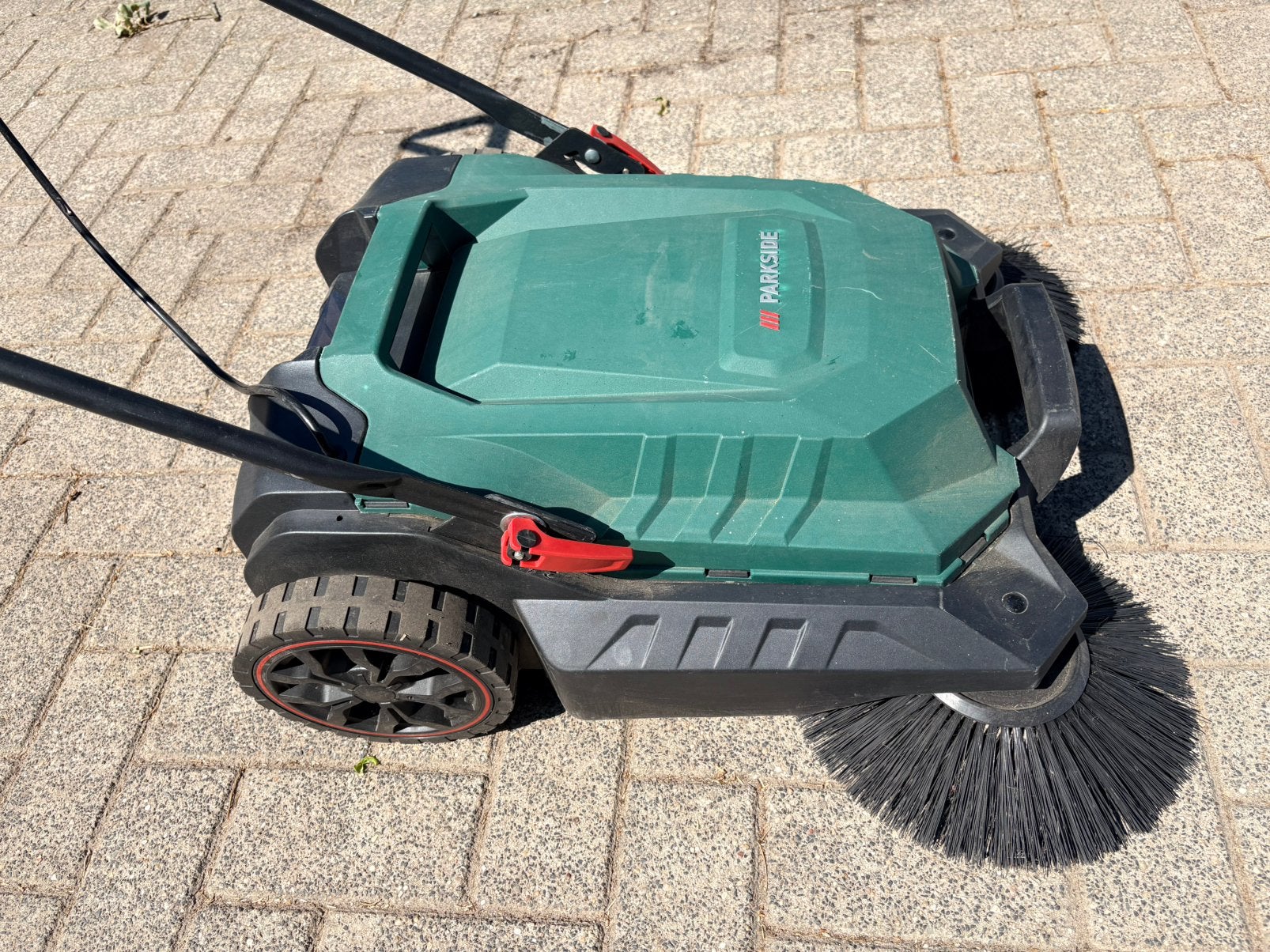 Te koop Parkside veegmachine zonder accu, Ophalen, Gebruikt