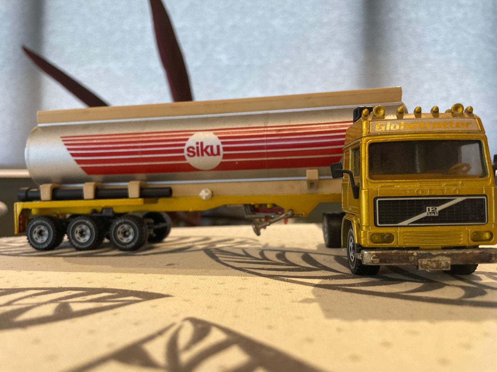 Siku Volvo Globetrotter Tankwagen - Zeldzaam Model, Ophalen of Verzenden, Gebruikt