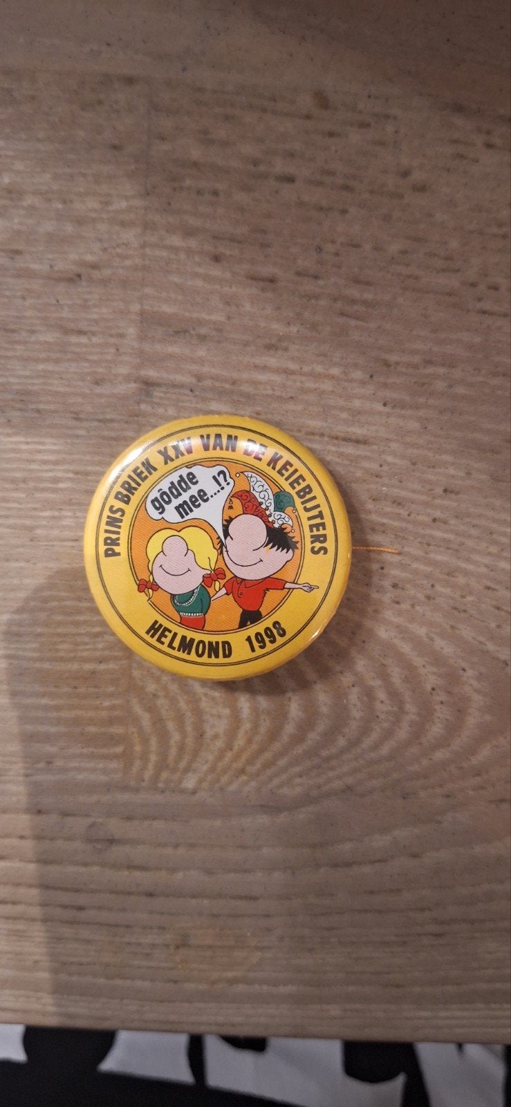 Keiebijters Helmond carnaval button 1998 (24.1), ., Ophalen of Verzenden, Zo goed als nieuw, .