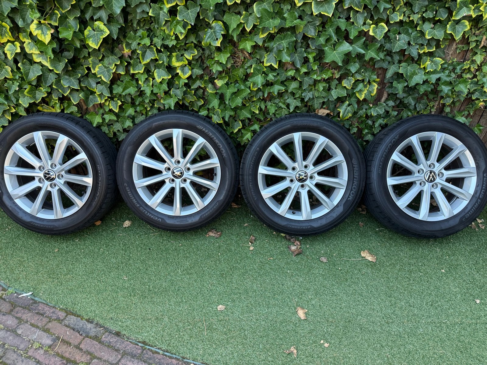 Originele VW Helsinki 17” velgen met Hankook zomerbanden, Ophalen, Banden en Velgen, 17 inch, Personenwagen