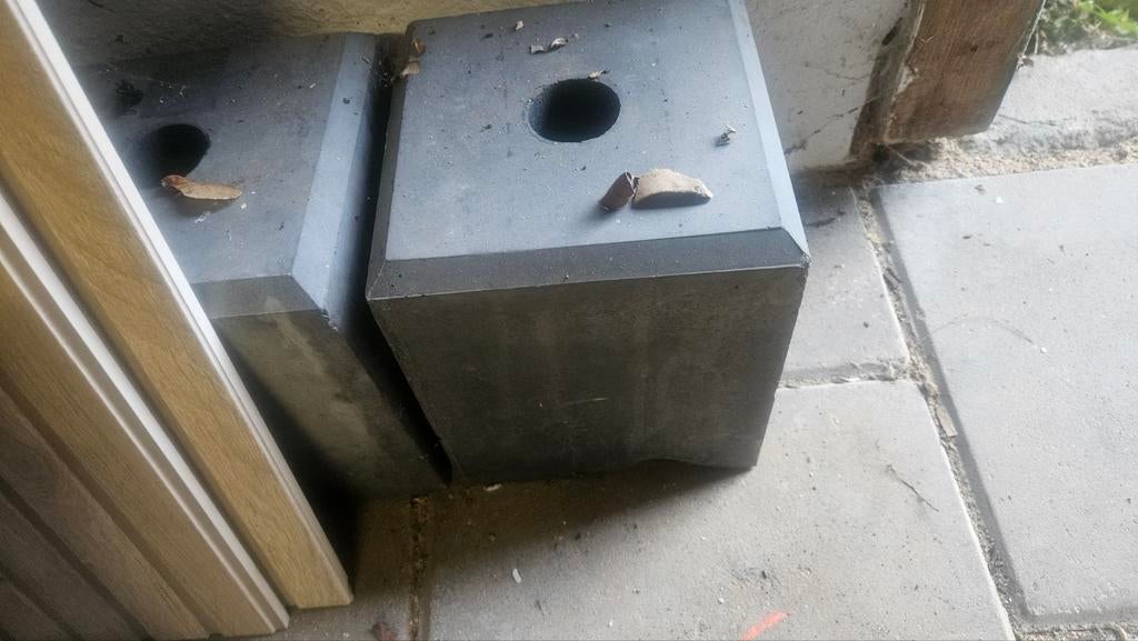 Betonsokkel 2 stuks 20cm hoog, Ophalen, Zo goed als nieuw