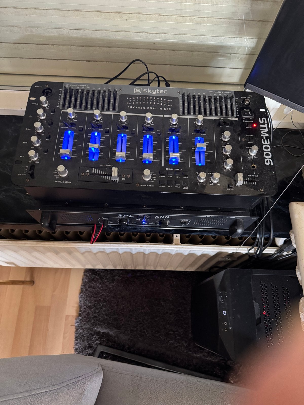 Skytec STM-3006 DJ Mixer met SPL 500 Versterker en Devine Sp, Ophalen, Gebruikt, 5 tot 10 kanalen, Microfooningang