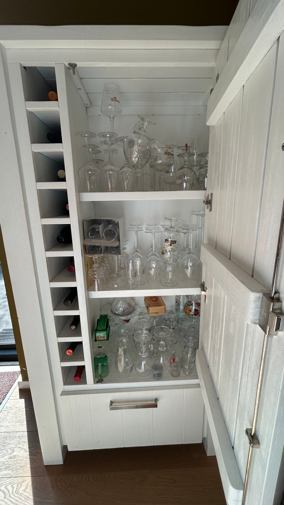 Witte wijn/glazen kast, Ophalen, Met lade(s), 50 tot 100 cm, Zo goed als nieuw