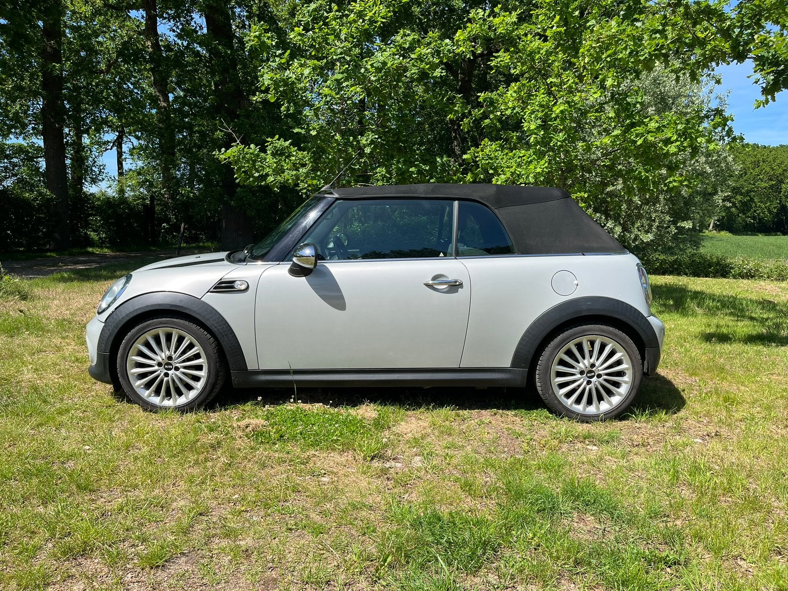 Mini 1.6 ONE Cabrio (nieuwe apk tot oktober 2027), Auto's, Mini, Voorwielaandrijving, Stof, Zwart, 4 cilinders
