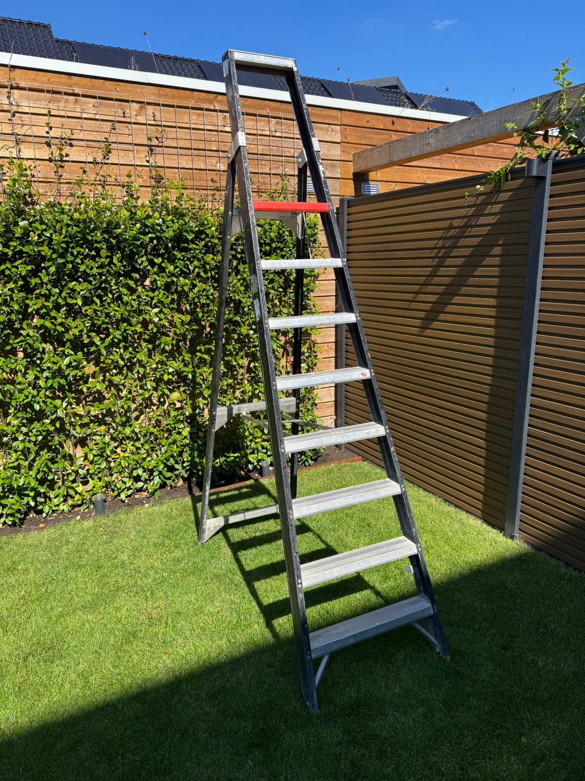 Altrex Taurus enkel oploopbare trap 8 treden, Ophalen, Gebruikt, Minder dan 2 meter