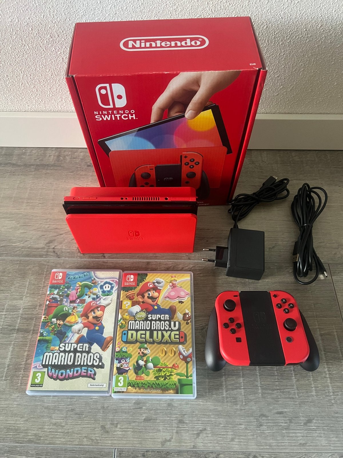 Nintendo Switch OLED Red edition, Switch OLED, Met games, Met 2 controllers, Ophalen of Verzenden