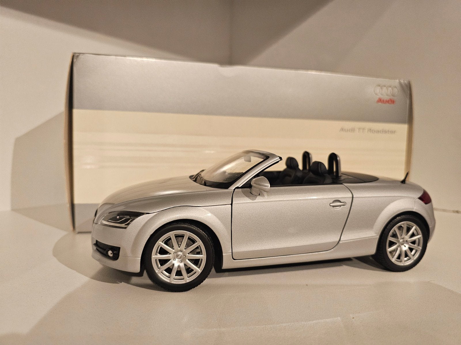 MINICHAMPS AUDI TT ROADSTER ZILVER 1:18, Ophalen of Verzenden, Zo goed als nieuw, Auto, MiniChamps