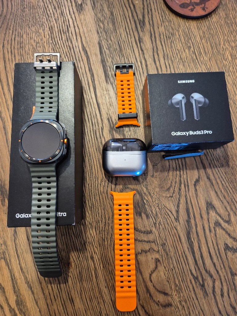 Galaxy Buds3 Pro met Galaxy Watch Ultra LTE, Ophalen, Zo goed als nieuw, Zwart, Android