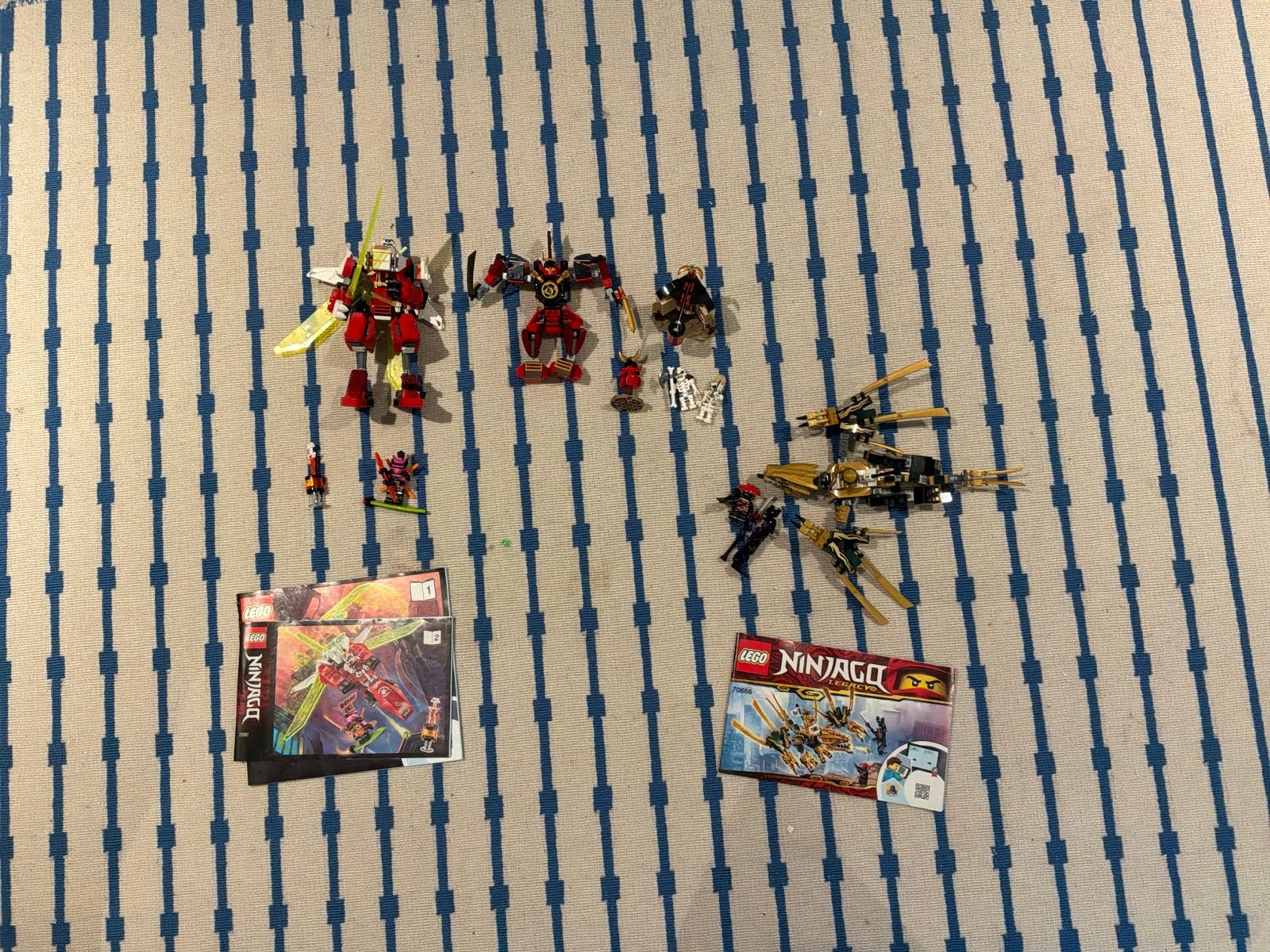 Foto 2 van Lego Ninjago sets (compleet, behalve 1 boekje)