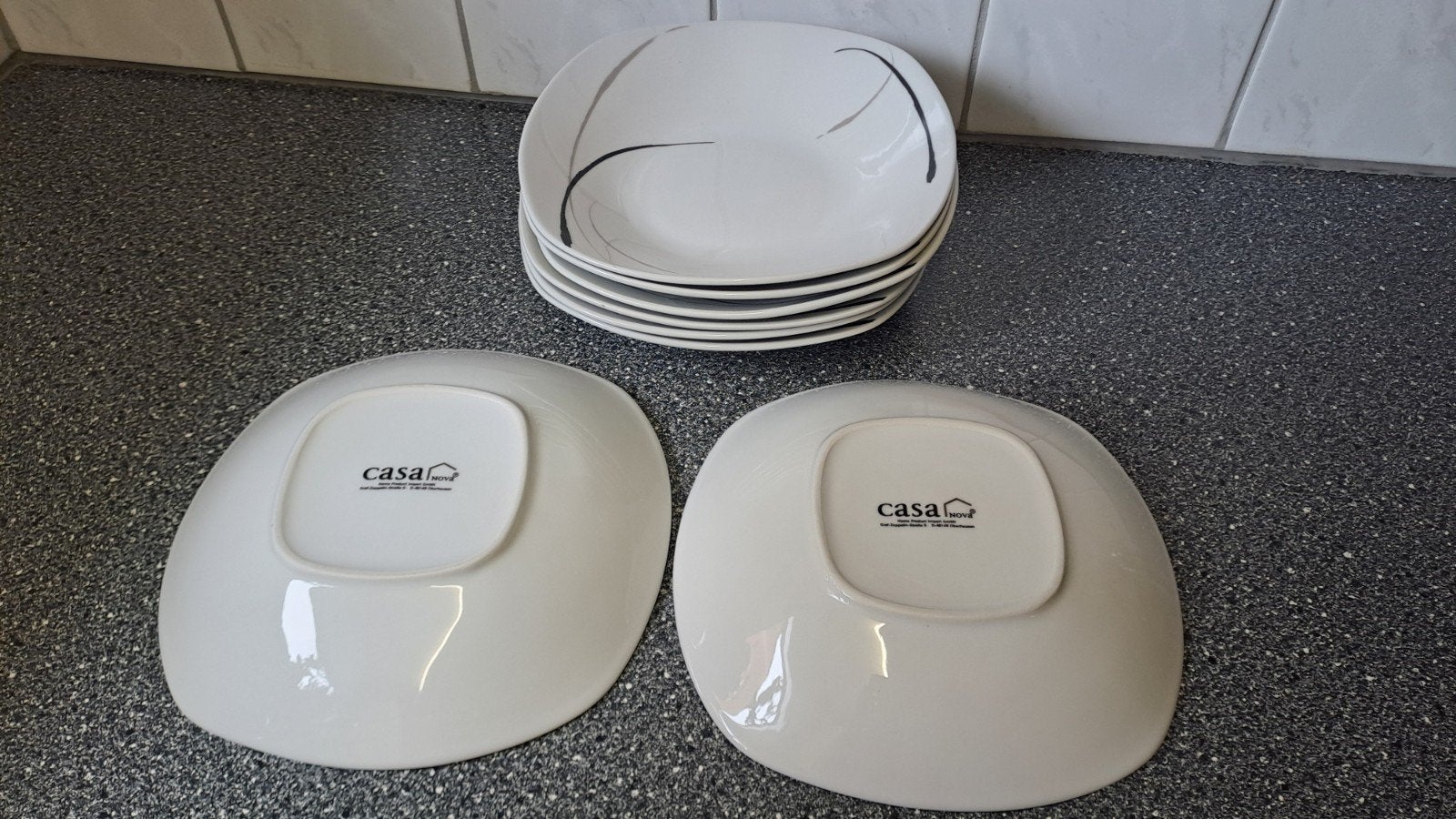 Set van 8 Casa Nova borden, wit met zwart/grijze lijnen, Huis en Inrichting, Keuken | Servies, Keramiek, Onbekend, zie onderkant product