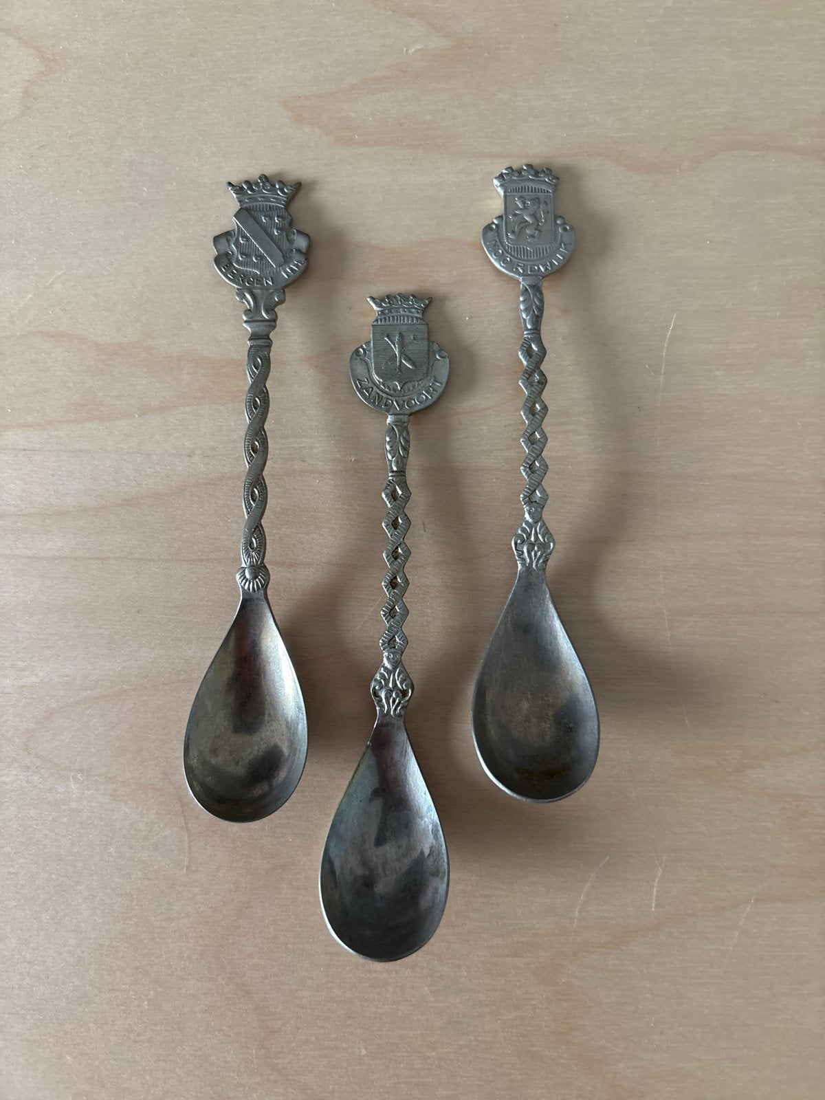 Set van 3 vintage souvenirlepeltjes: Bergen, Zandvoort, Noor, Ophalen of Verzenden