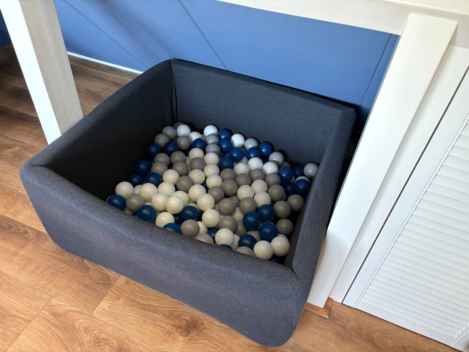 Ballenbak met ballen - Blauw/Grijs/Wit, Ophalen, Zo goed als nieuw, Jongen of Meisje