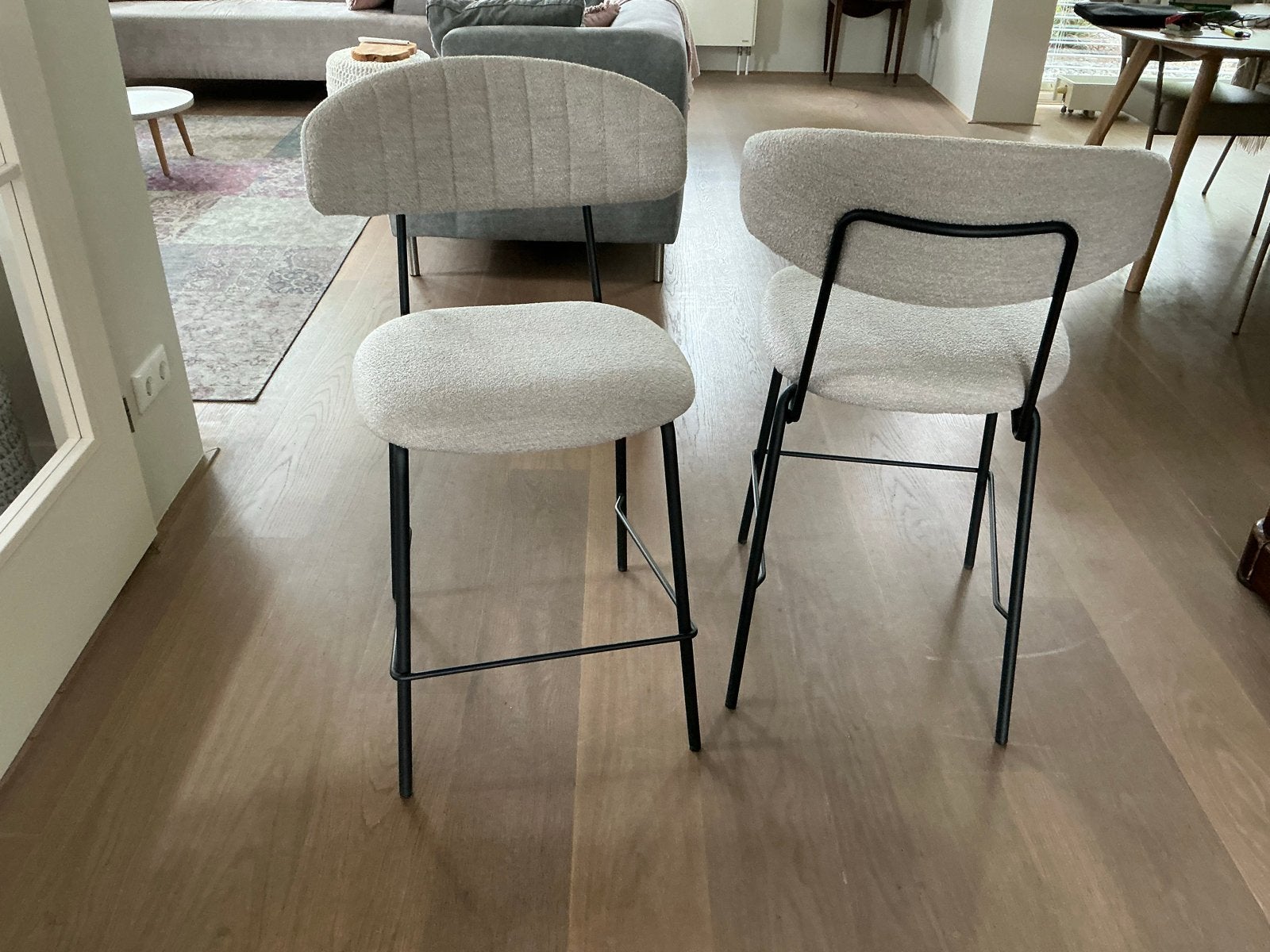 Set van 4 moderne barkrukken met rugleuning naturel, Met voetsteun, 60 tot 90 cm, Ophalen of Verzenden, Zo goed als nieuw