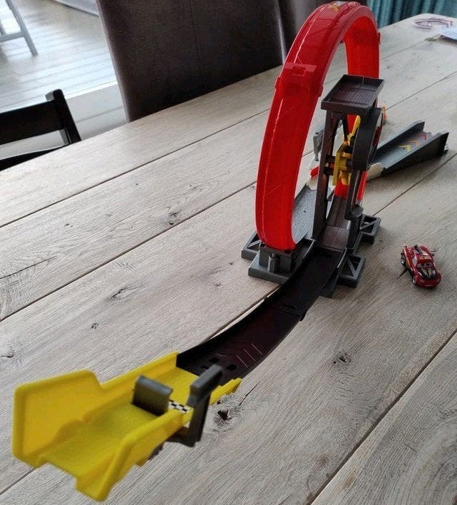 Disney Pixar Cars Mattel Racebaan met Bliksem McQueen, Overige merken, Racebaan, Opwindmechanisme, Ophalen of Verzenden