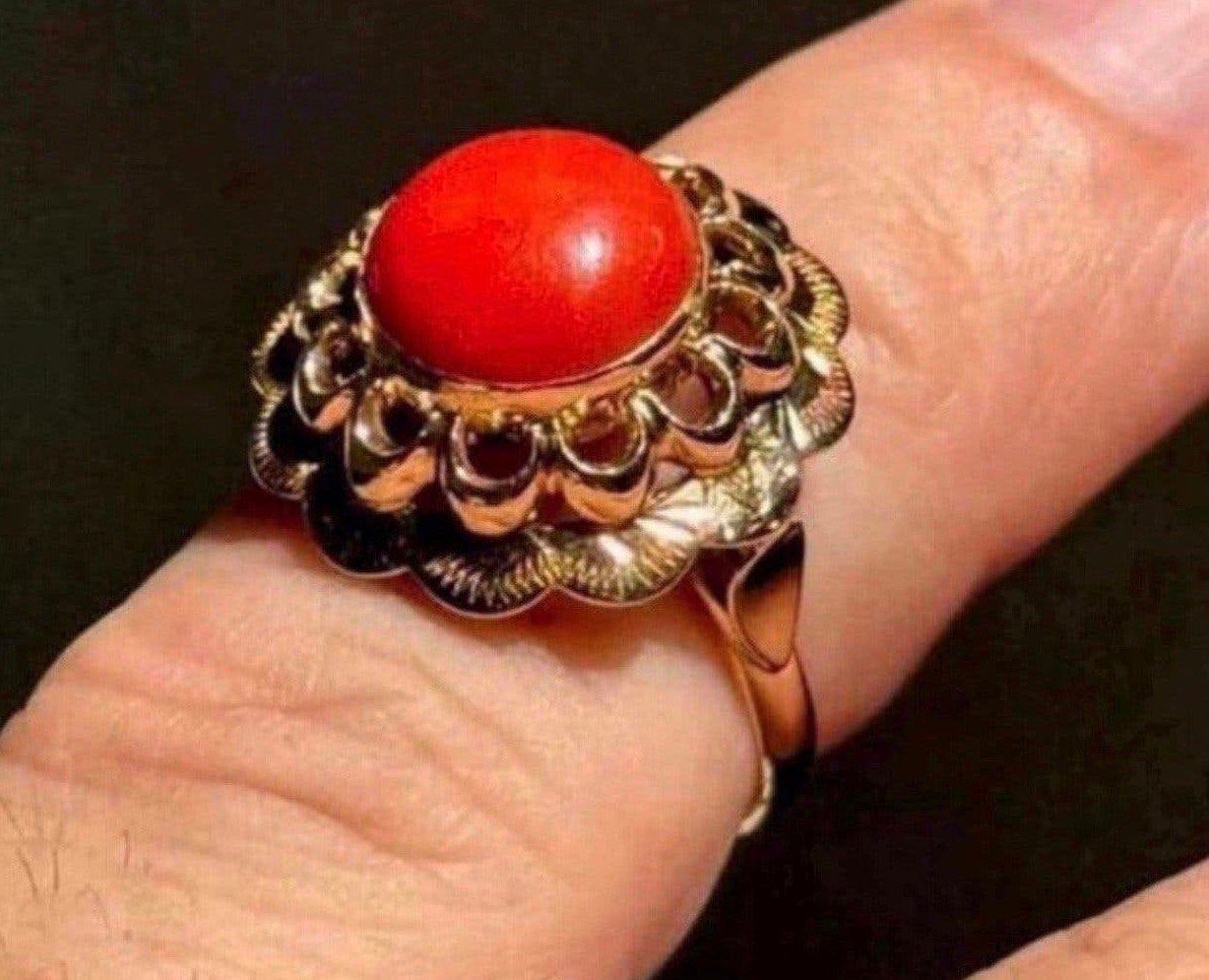 Prachtige vintage 14K gouden ring met bloedkoraal- maat 16mm, Ophalen of Verzenden, Kleiner dan 17, Goud, Dame