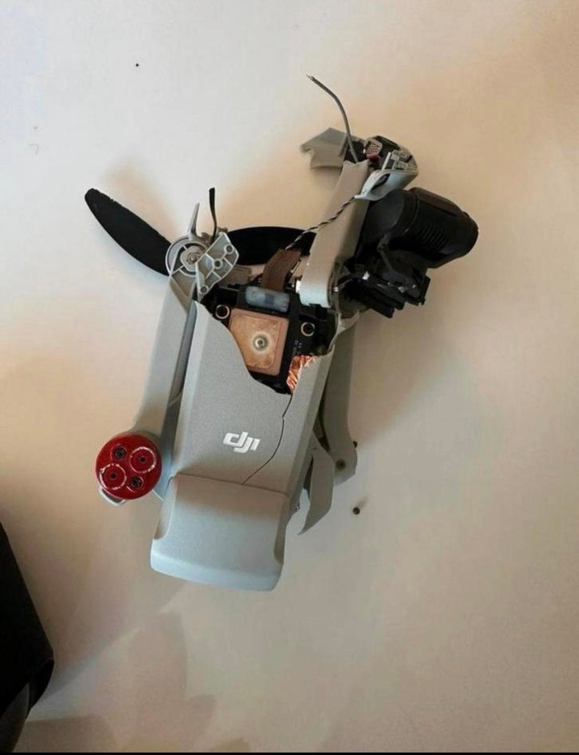 Gezocht kapotte dji drones, Audio, Tv en Foto, Drones, Ophalen of Verzenden, Zo goed als nieuw