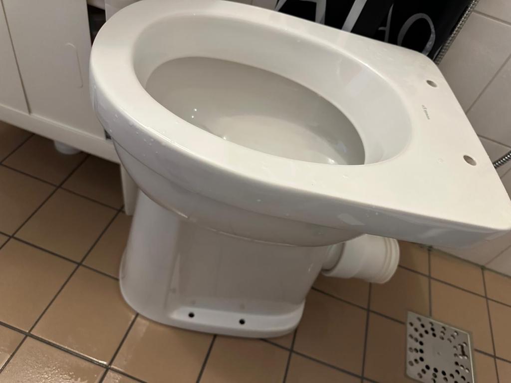 Wc-pot achteraansluiting zonder reservoir - Sphinx, Ophalen, Zo goed als nieuw, Rvs, Toilet