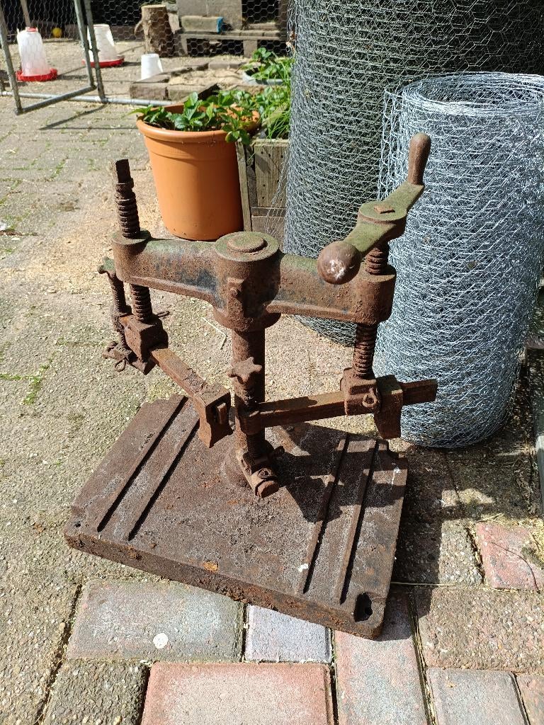 Vintage schoenmaker gereedschap, Ophalen