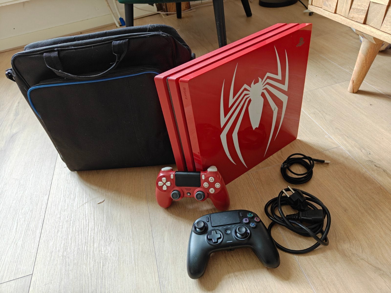 PS4 Pro Limited Edition Spider-Man 2TB FW 12.02 + 50 Games, Ophalen of Verzenden, Zo goed als nieuw, 1 TB, Met 1 controller