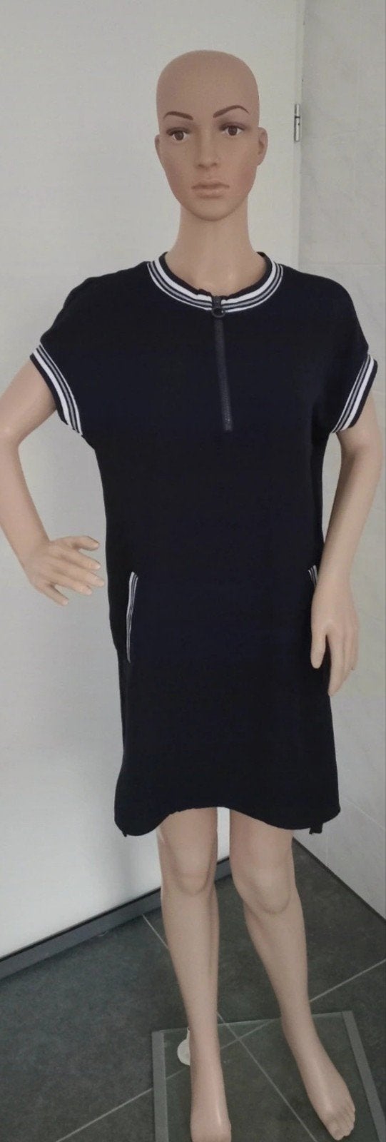 Donkerblauwe sportieve jurk maat xs van zara, Kleding | Dames, Blauw, Zara, Ophalen of Verzenden, Zo goed als nieuw