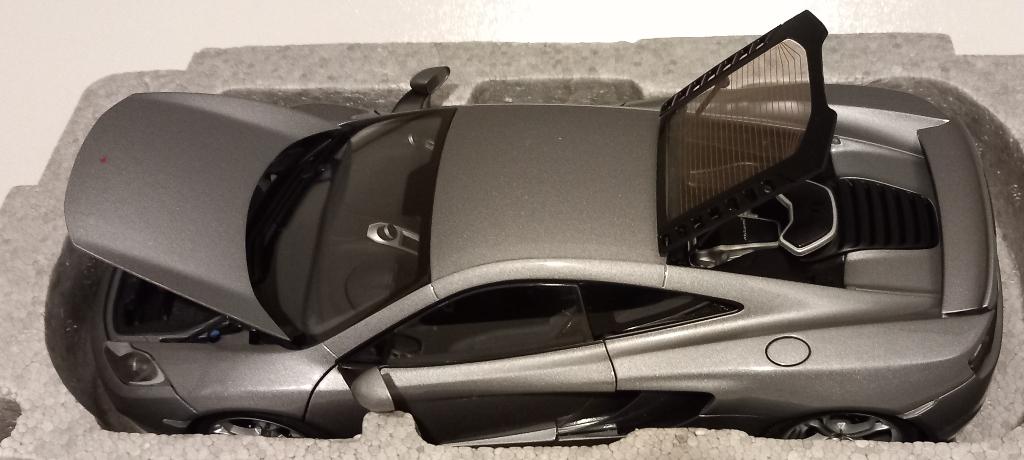 1/18 McLaren MP4/12C 2011 Autoart Signature, Hobby en Vrije tijd, Modelauto's | 1:18, Nieuw, Motor, Overige merken, Ophalen of Verzenden