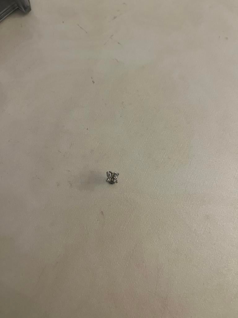 Helix piercing, Ophalen of Verzenden, Zo goed als nieuw, Overige materialen, Oor- of Traguspiercing