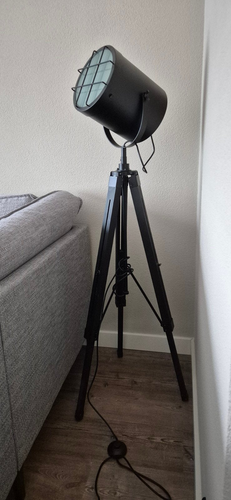 Industriële driepoot lamp, mooi warm licht, Ophalen, Zo goed als nieuw