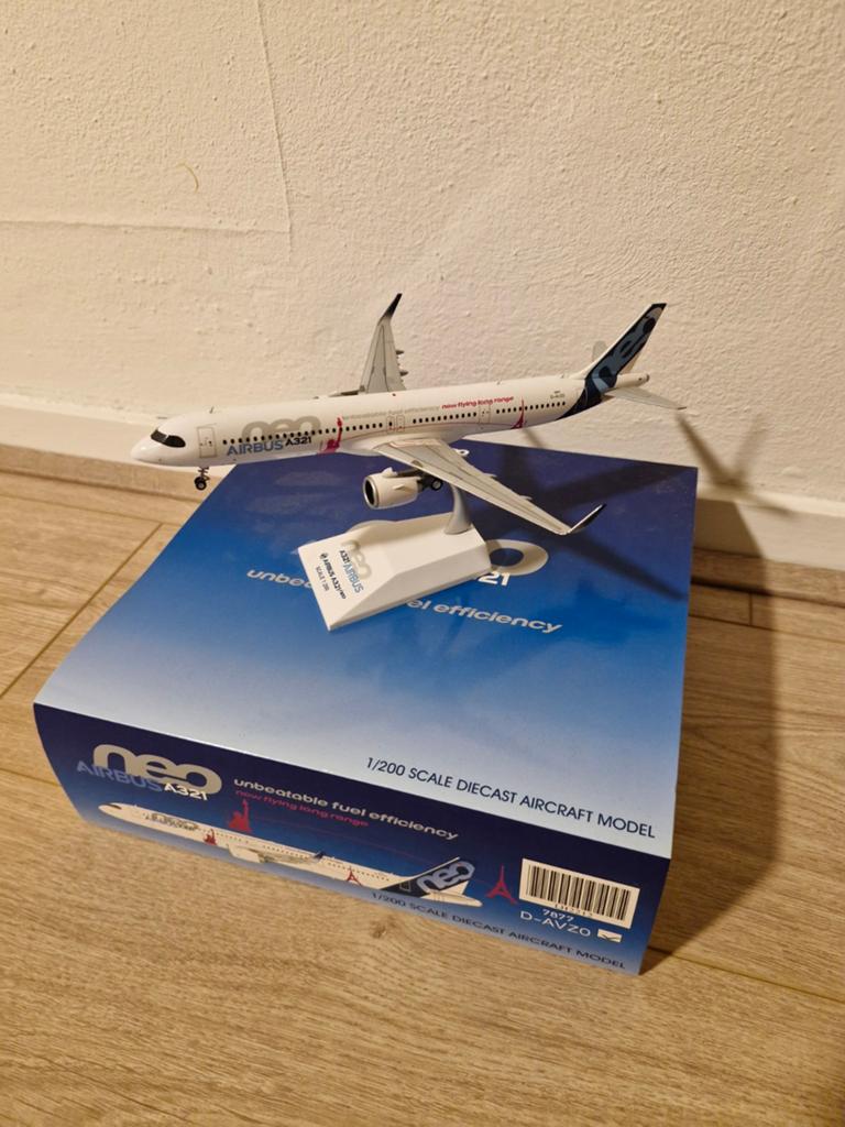 Modelvliegtuig A321 schaal 1:200, Verzamelen, Luchtvaart en Vliegtuigspotten, Ophalen of Verzenden