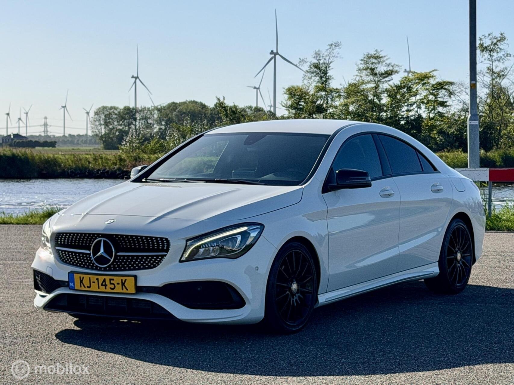 Mercedes CLA-klasse 180 Automaat AMG Night Edition Plus, Auto's, Mercedes-Benz, Voorwielaandrijving, Gebruikt, Euro 6, 715 kg