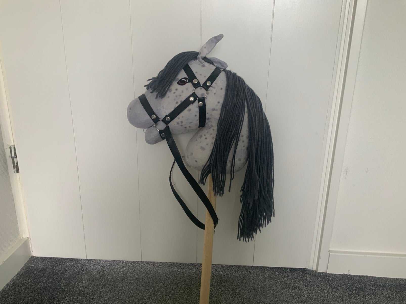 Hobby horse met spulletjes, Ophalen, Zo goed als nieuw