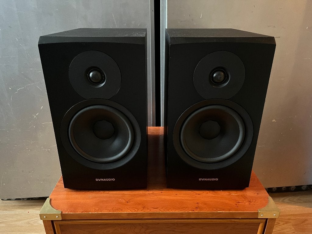 Dynaudio Emit 20, Zo goed als nieuw, 60 tot 120 watt, Boekenplank luidspreker, Ophalen