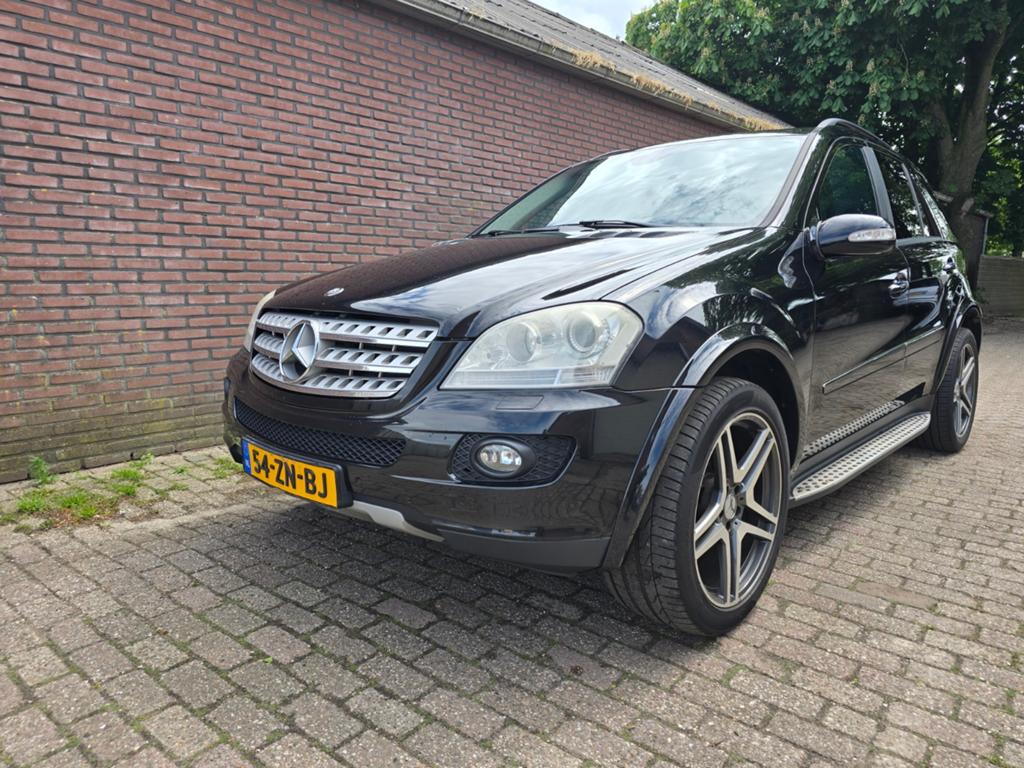 Mercedes-Benz M-Klasse 3.0 CDI Ml320 4MATIC AUT 2006 Zwart, Auto's, Mercedes-Benz, Automaat, Bluetooth, Zwart, 255 €/maand