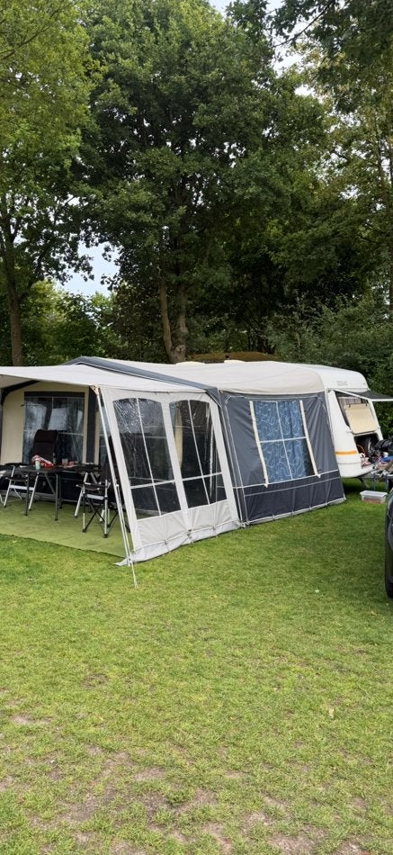 Knaus caravan compleet met inboedel, Rondzit, Koelkast, Particulier, Knaus