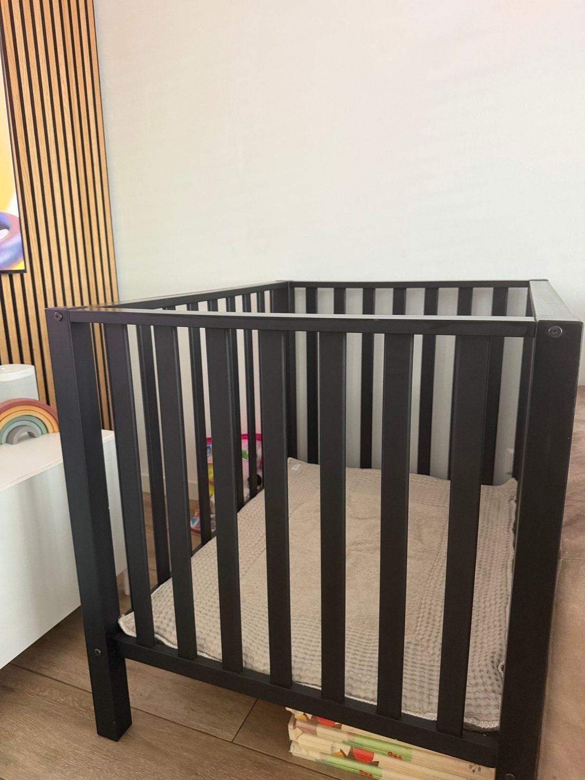 Zwart baby box, Kinderen en Baby's, Boxen, Ophalen, Zo goed als nieuw, Vierkant, In hoogte verstelbaar