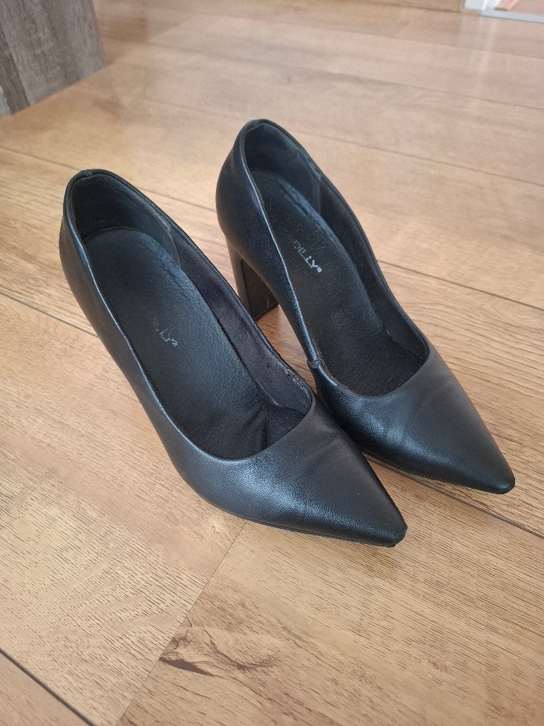 Gedragen hakken, Pumps, Verzenden, Gedragen, Picadilly