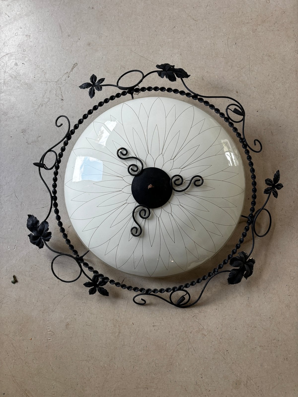 Vintage/brocante plafondlamp met smeedijzeren details, Ophalen