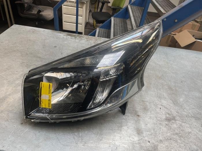 Koplamp links van een Opel Vivaro, Auto-onderdelen, Gebruikt, -, -, Opel