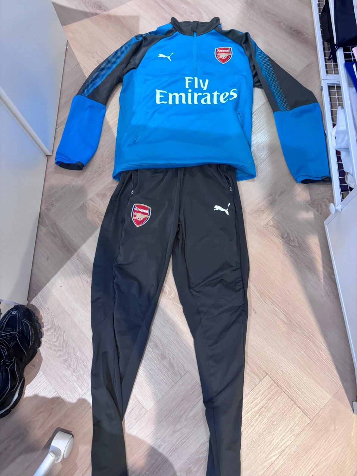 Arsenal Puma Trainingspak - Maat M, Ophalen of Verzenden, Zo goed als nieuw, Voetbal, Maat 48/50 (M)