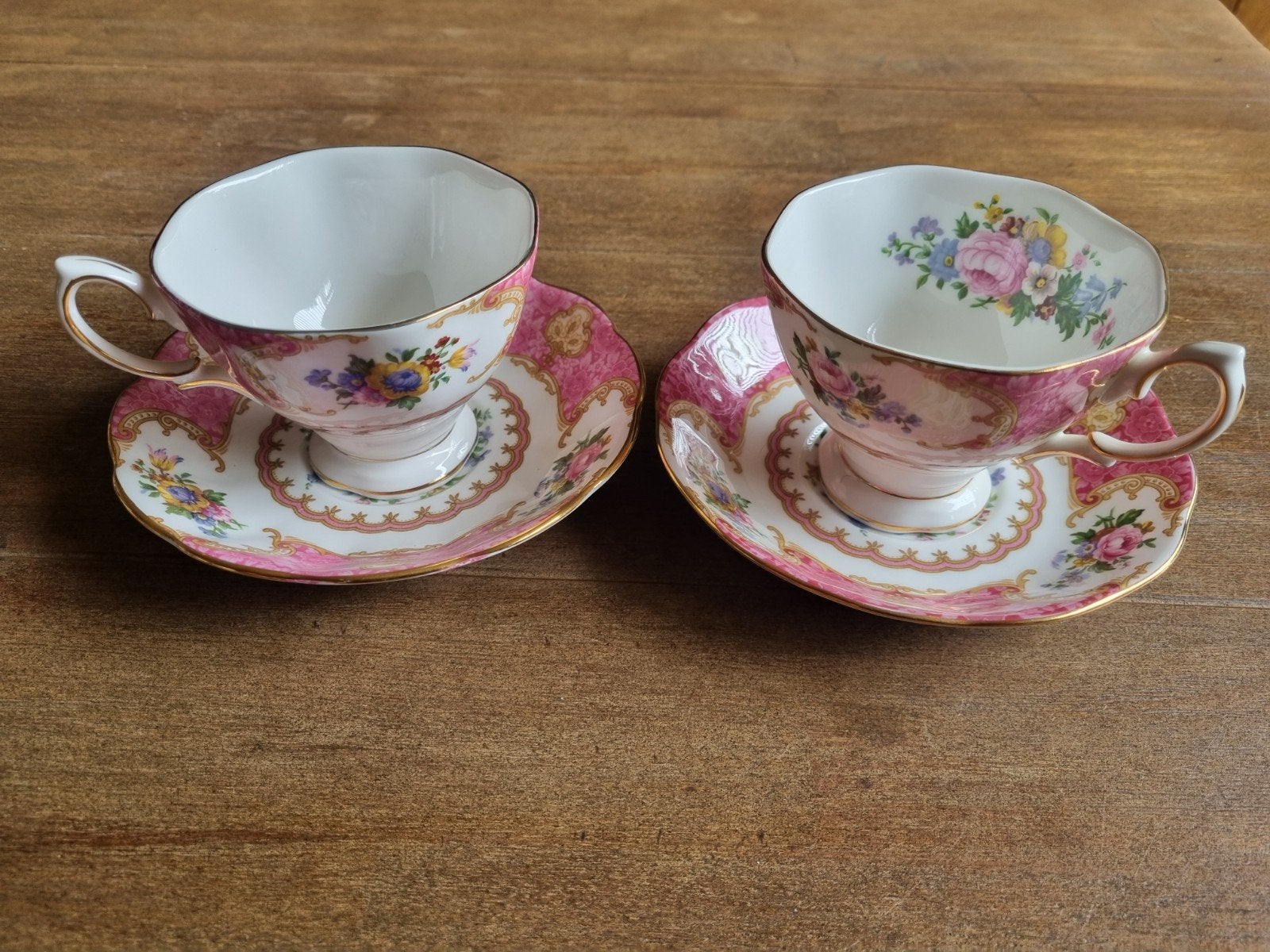 Royal Albert "Moss Rose" theekop en schotel (2 sets), Ophalen of Verzenden