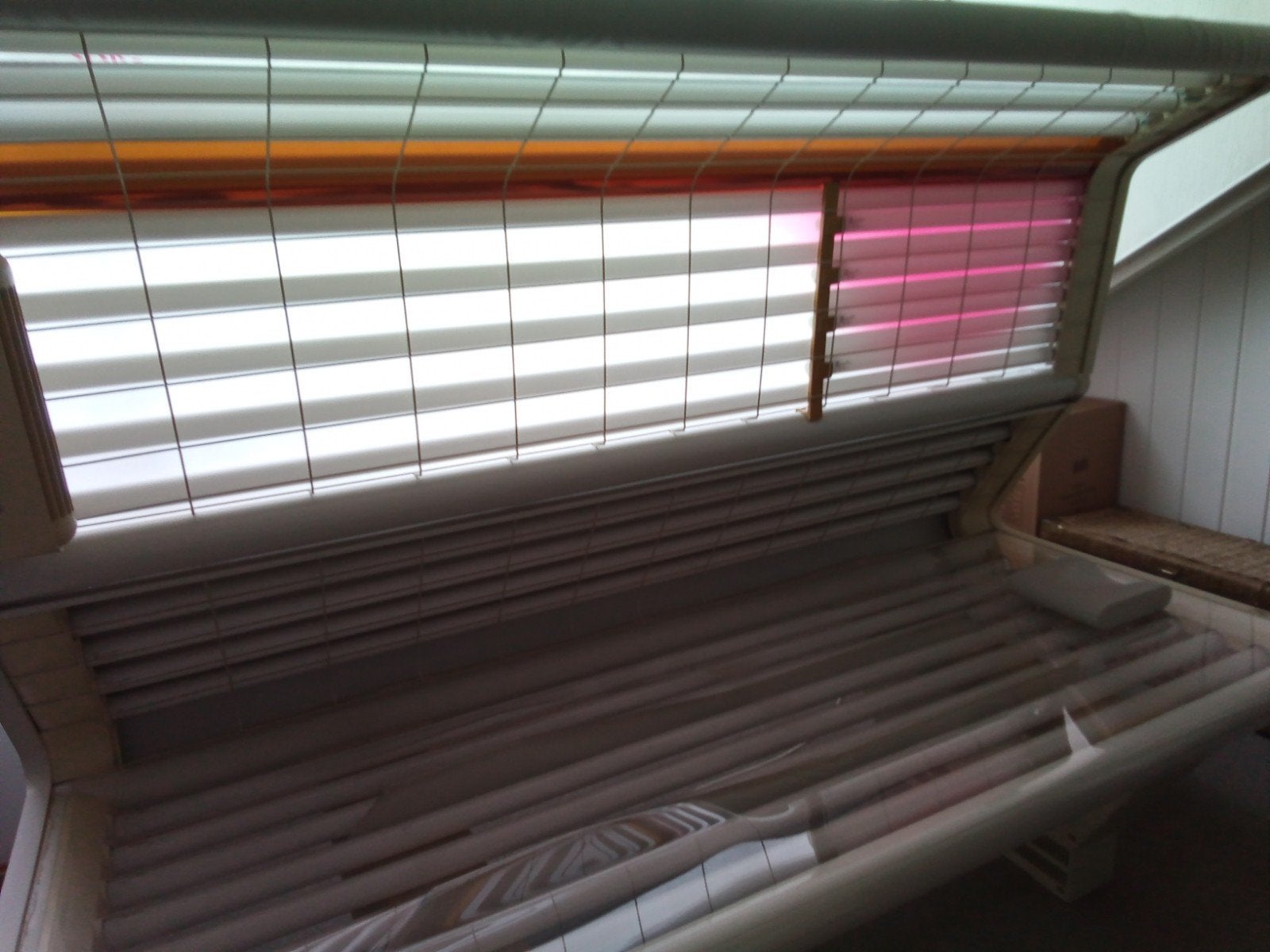 Ergoline Zonnebank - Dubbelzijdig met 15+ lampen, Witgoed en Apparatuur, Zonnebanken en Gezichtsbruiners, Ophalen, Gebruikt, Zonnebank dubbelzijdig