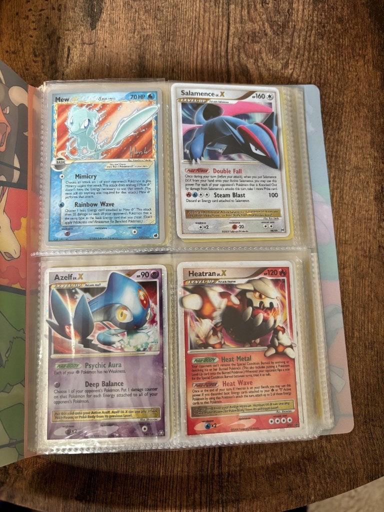 Pokemon gold star mew binder, Ophalen of Verzenden, Gebruikt, Meerdere kaarten