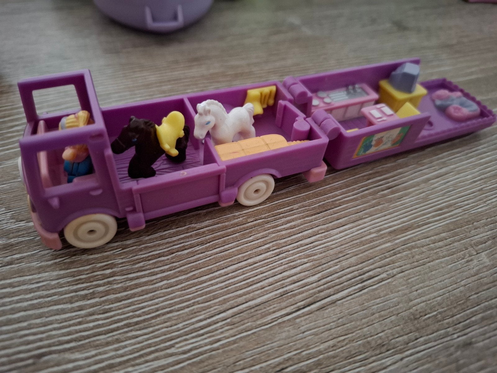 Polly Pocket Bluebird Stable On The Go Camper 1994 Compleet, Ophalen of Verzenden, Zo goed als nieuw