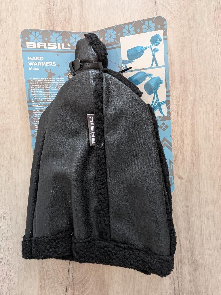 Basil handwarmers zwart - Nieuw!, Fietsen en Brommers, Fietsaccessoires | Fietskleding, Nieuw, Bovenkleding, Overige maten, Ophalen of Verzenden