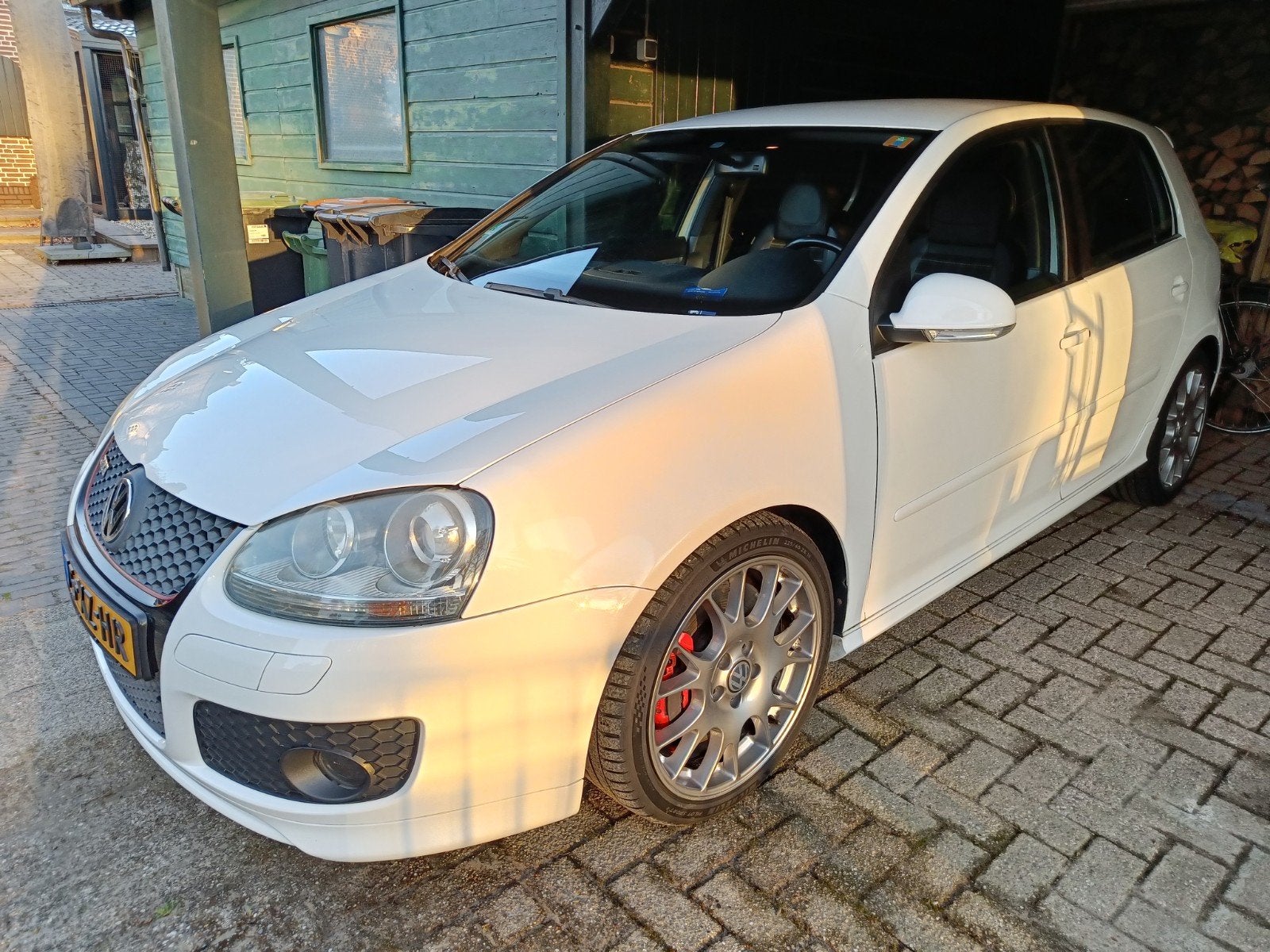Volkswagen Golf 5 GTI Edition 30 DSG 5-deurs, Auto's, Zwart, 4 cilinders, Leder en Stof, Wit