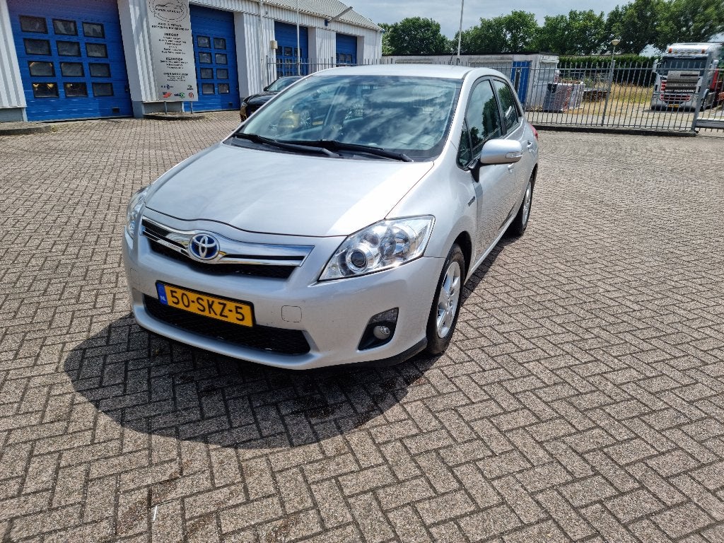 Toyota Auris 1.8 Full Hybrid 5DR CVT 2011 Grijs, Euro 5, Stof, Zwart, 4 cilinders