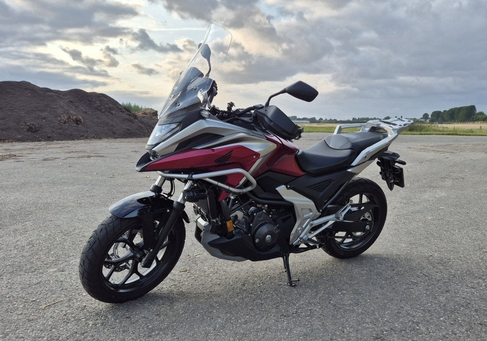 Honda NC750X DCT C-ABS (bj 2023) - schadevrij - 2350 km, Motoren, 2 cilinders, 745 cc, Motorrijbewijs A, Gebruikt