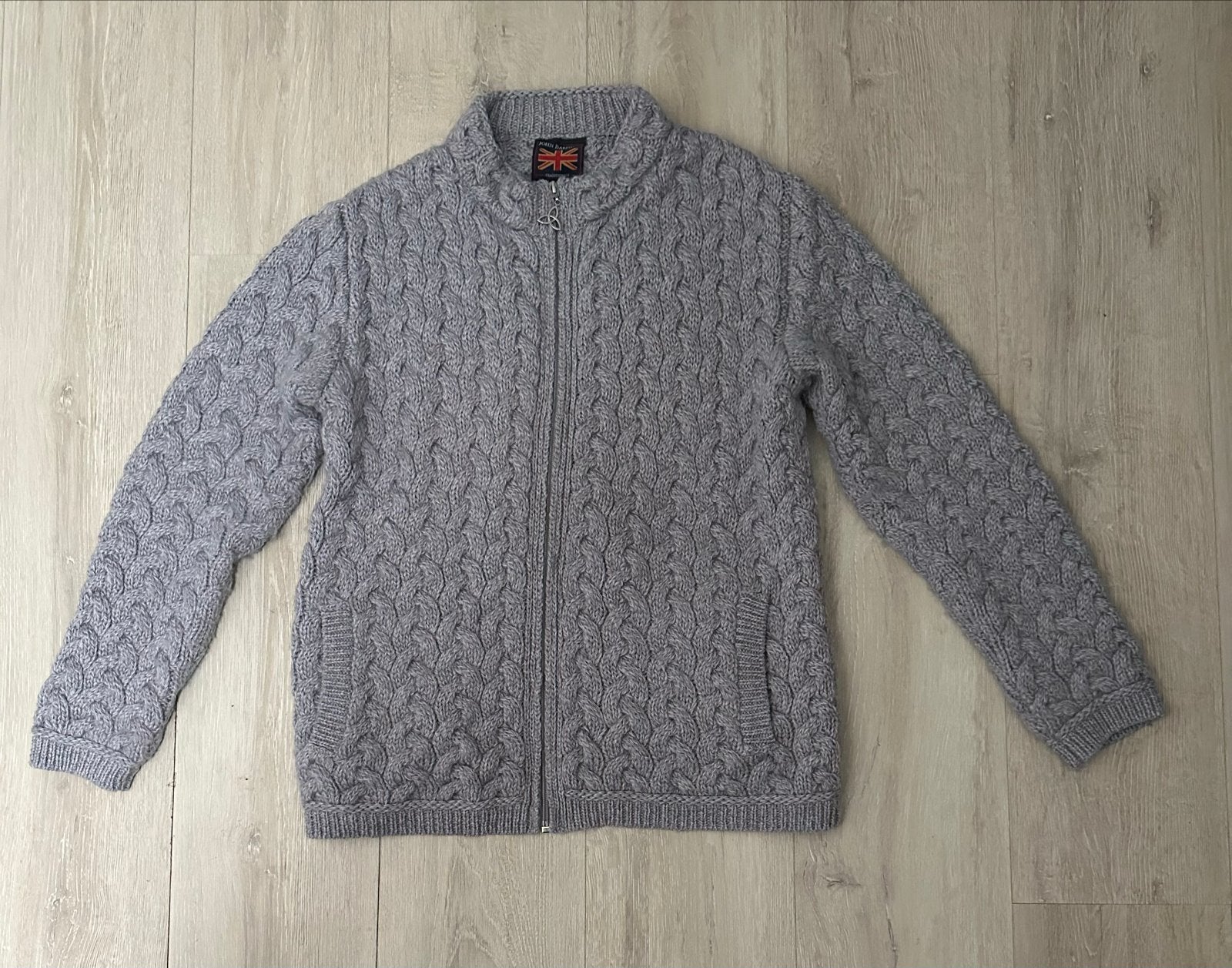 John Bardale Vest - Grijs gebreid vest met rits, Ophalen of Verzenden, Zo goed als nieuw, Maat 48/50 (M), Grijs