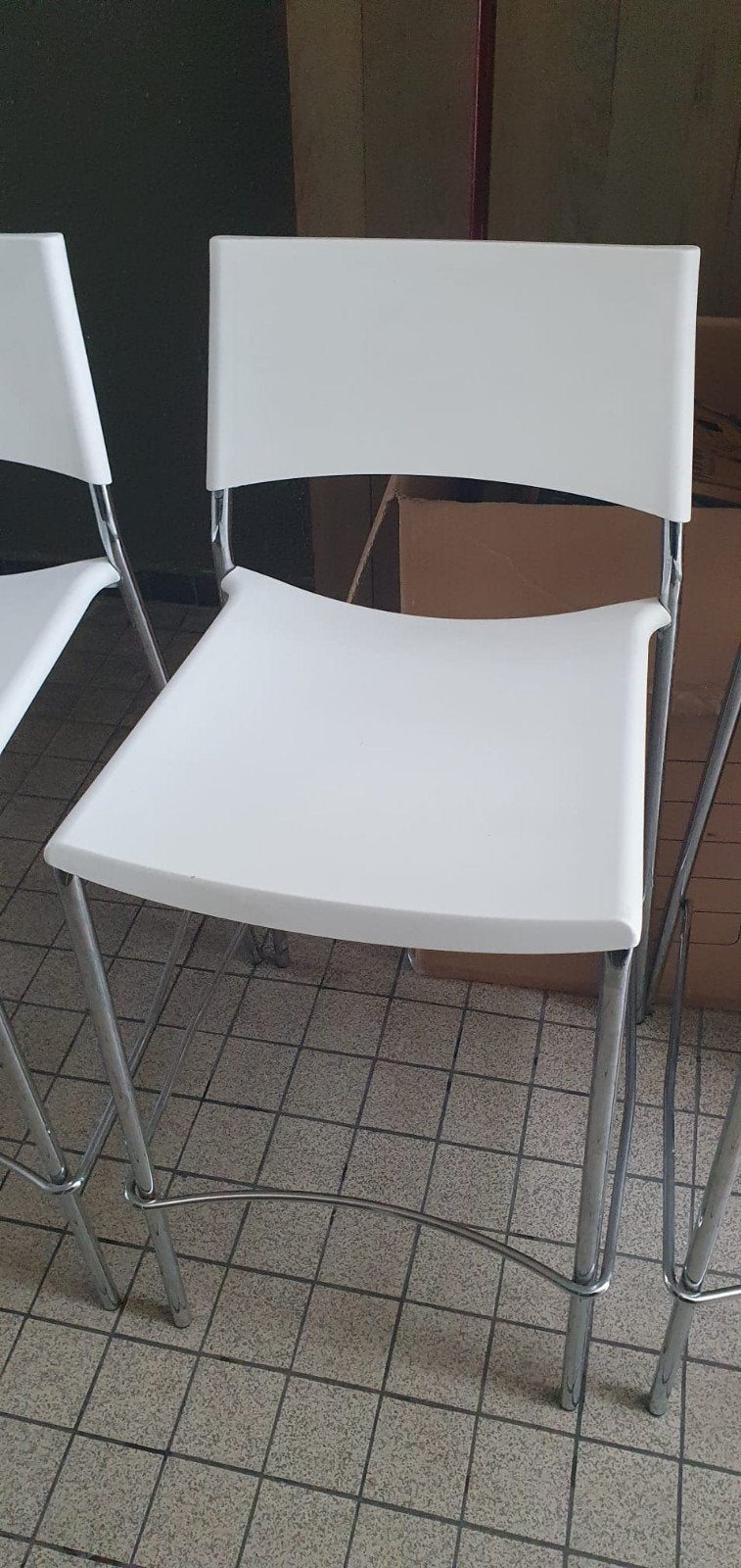 Set van 3 witte barkrukken met metalen onderstel, Ophalen, Gebruikt, Met voetsteun, 90 cm of meer